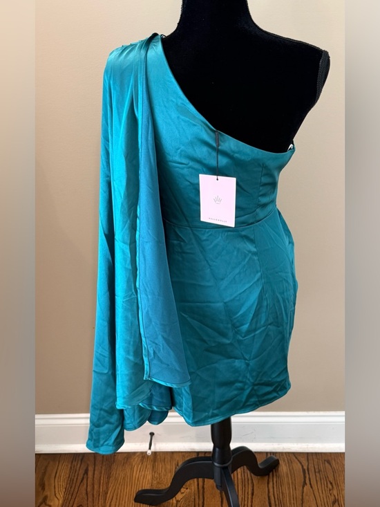 wedding guest dresses dark green Daria Halter Neck Midi Dress main image 0